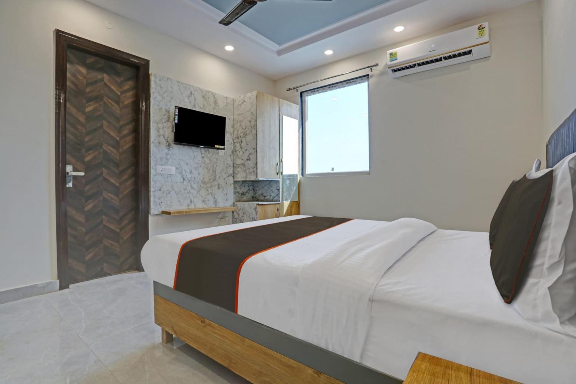 Townhouse Vip Grand Hotel Delhi  Exterior photo