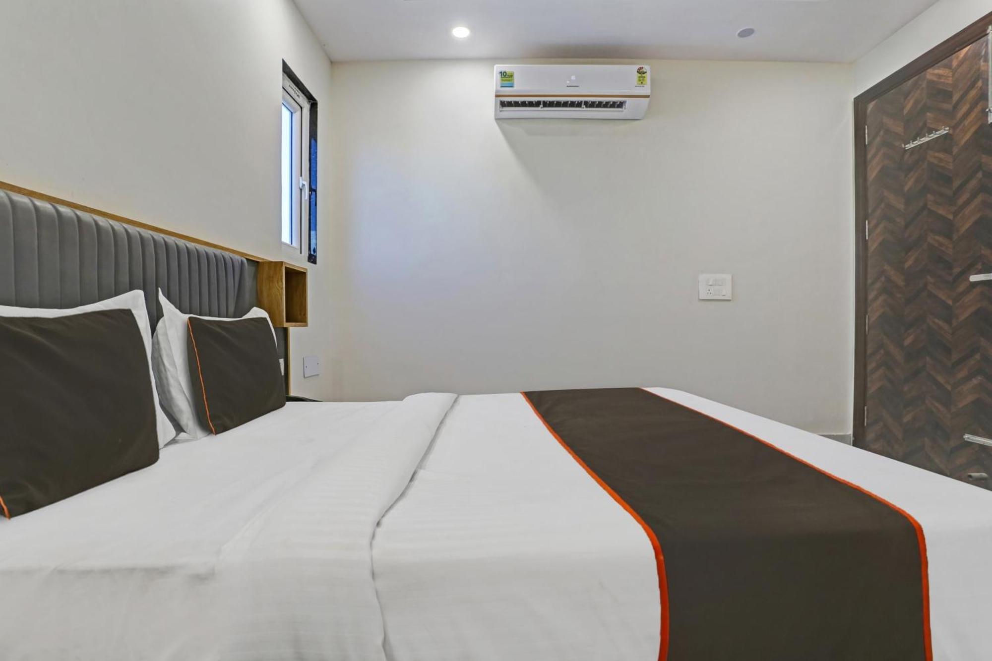 Townhouse Vip Grand Hotel Delhi  Exterior photo