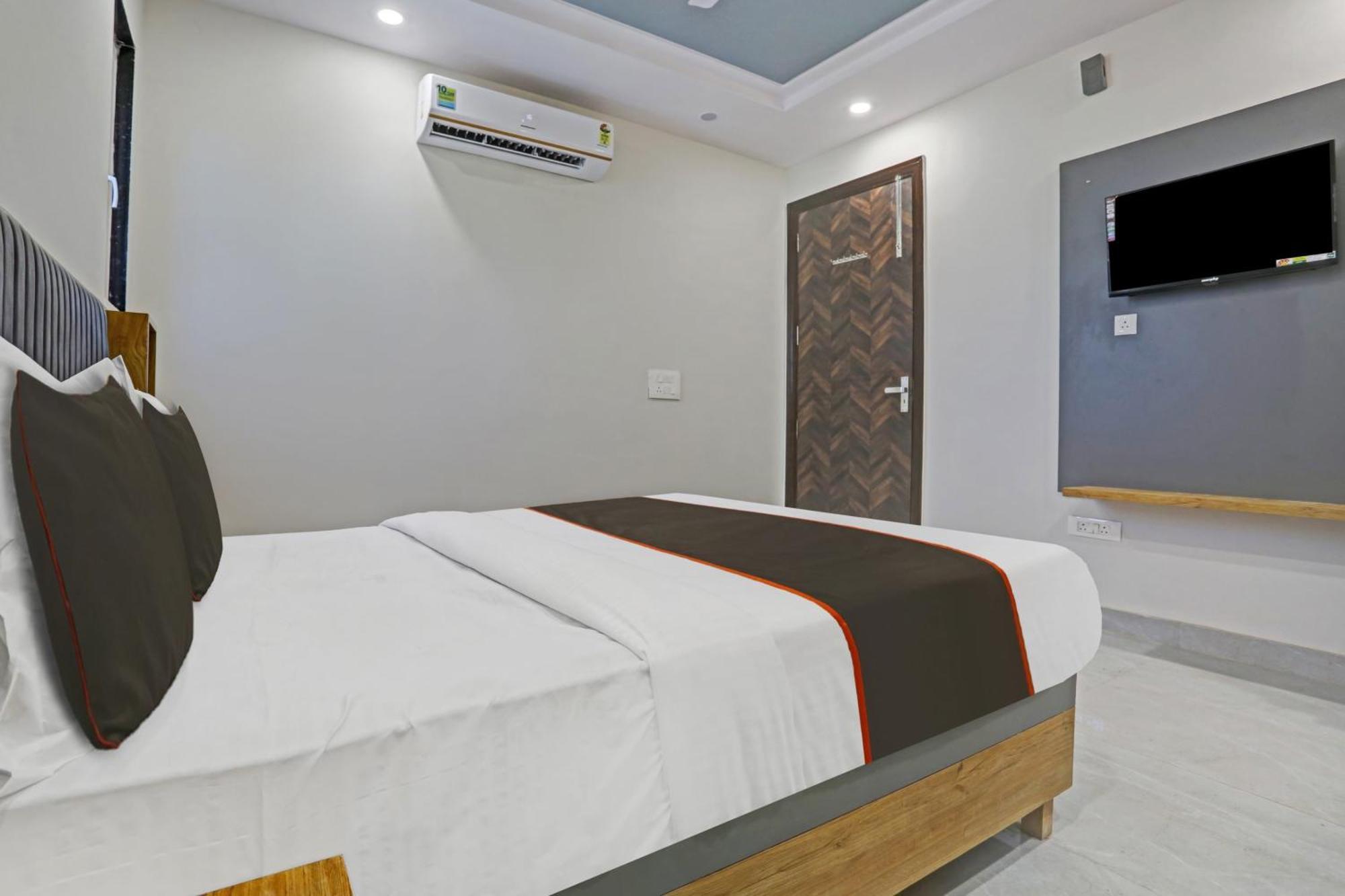 Townhouse Vip Grand Hotel Delhi  Exterior photo