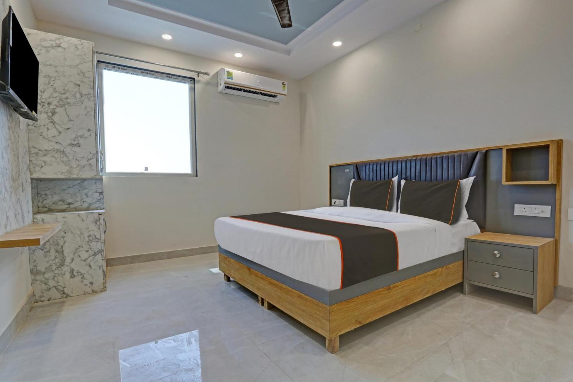 Townhouse Vip Grand Hotel Delhi  Exterior photo