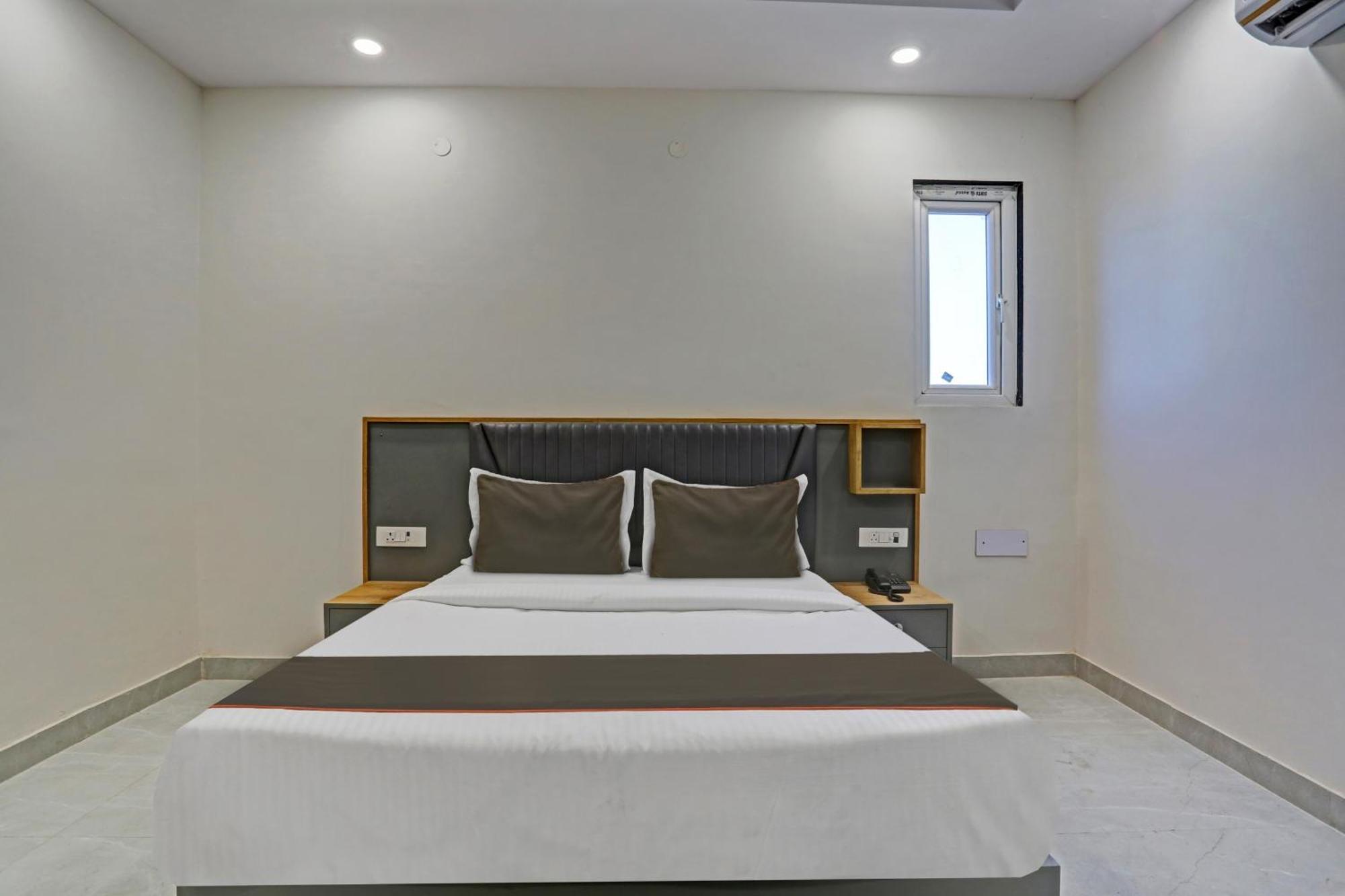 Townhouse Vip Grand Hotel Delhi  Exterior photo